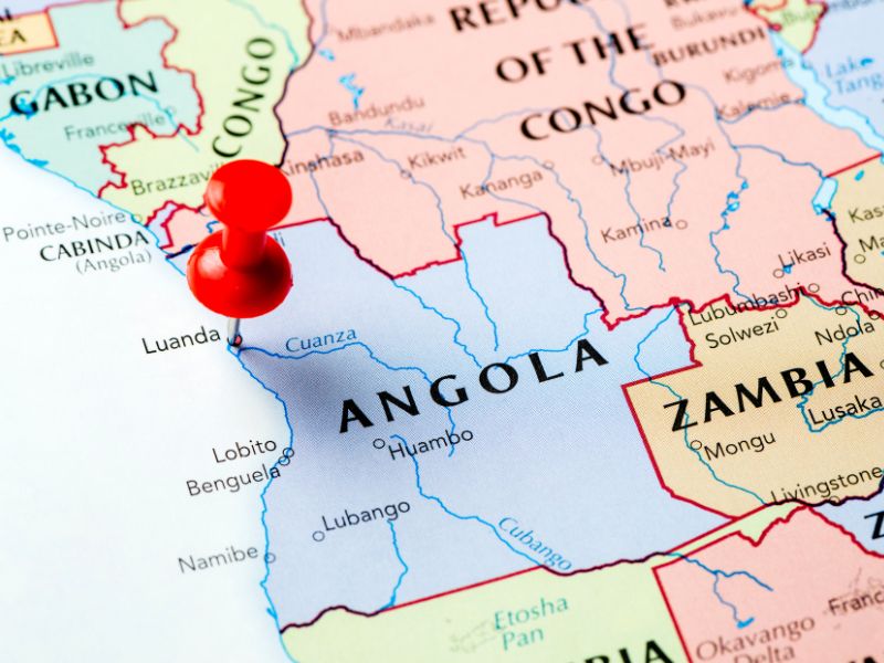 moeda da angola como é